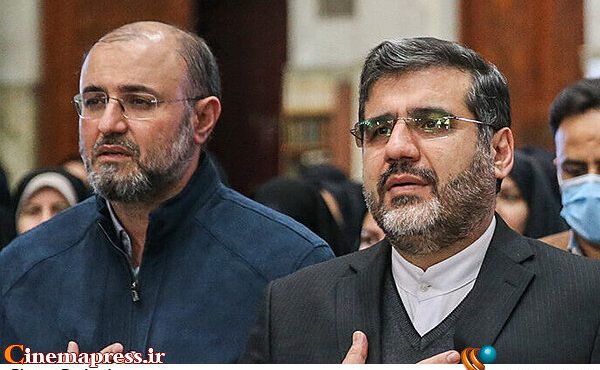در «نمایشگاه سی و پنجم کتاب تهران» مجمع ناشران فعالیت های جدیدی داشت/ امسال مقداری جای ما کوچکتر شده اما مجموعا مردم راضی‌تر بودند!