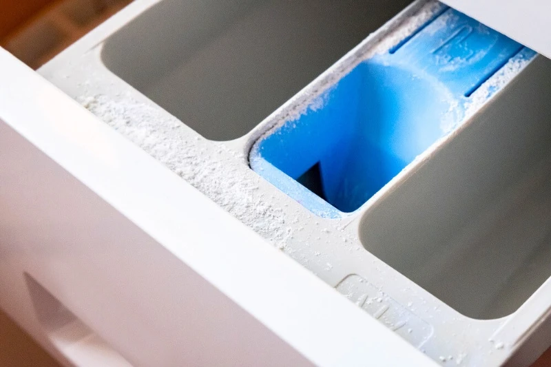 9 علت بیرون زدن کف از جاپودری ماشین لباسشویی