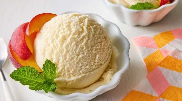 بستنی هلو خانگی؛ راهی خنک و خوشمزه برای تابستان