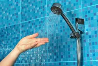 از پمپ آب تا سرویس آبگرمکن؛ کدام راه حل برای افزایش فشار آب گرم حمام موثرتر است؟