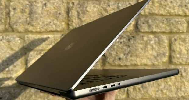 مک بوک پرو M5
