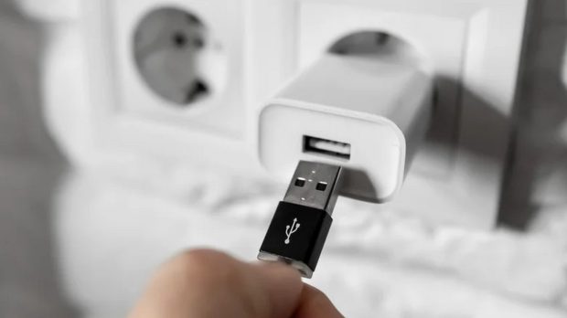درگاه USB گوشی