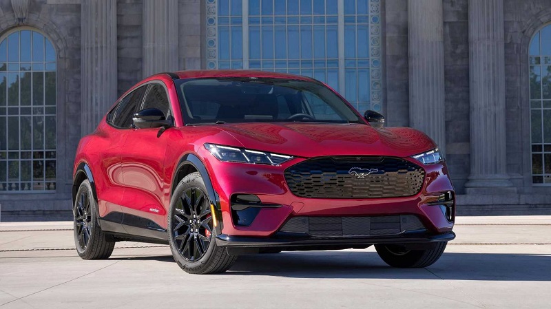 10 شاسی بلند با بیشترین ارزش خرید در سال 2025 - فورد موستانگ مک ای