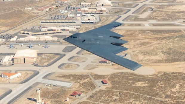 بمبافکن رادارگریز B-2