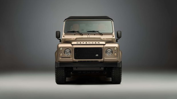 لندرور دیفندر کلاسیک V8