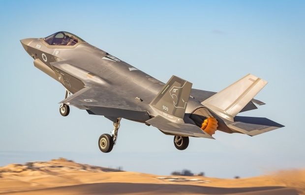 جنگندههای پنهانکار J-20 چین