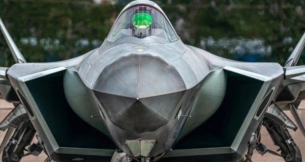 جنگندههای پنهانکار J-20 چین