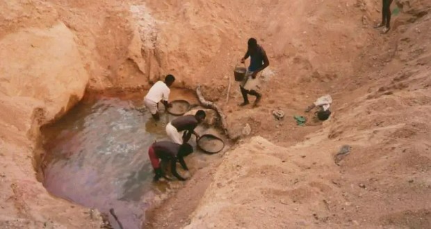 سنگ&zwnj;های آسمانی پیتونی